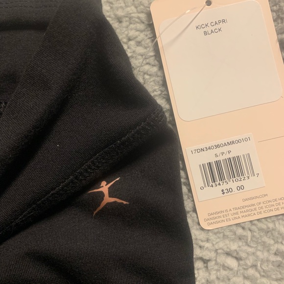 (1563) S Danskin Women's Everyday Basic Capri - Picture 3 of 6